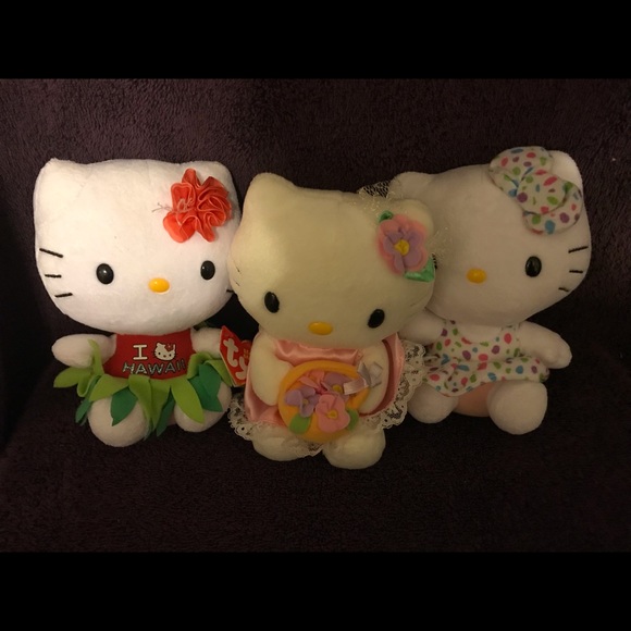 Sanrio Hello Kitty 3Pc Assorted Plushes - Picture 3 of 4